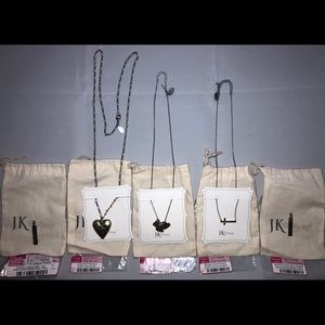 Thirty-one jewelry lot